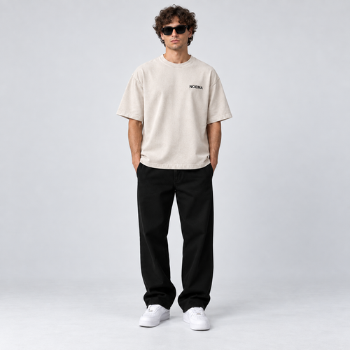 02 / NOEMA LOGO TEE – Sand / Off White – Model Vorderseite
